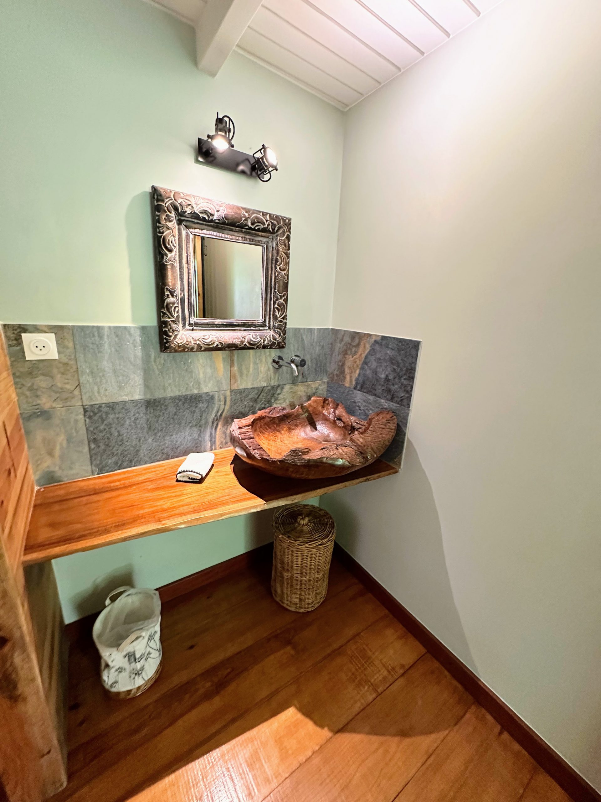 Salle de bain villa Acoma à Marie Galante